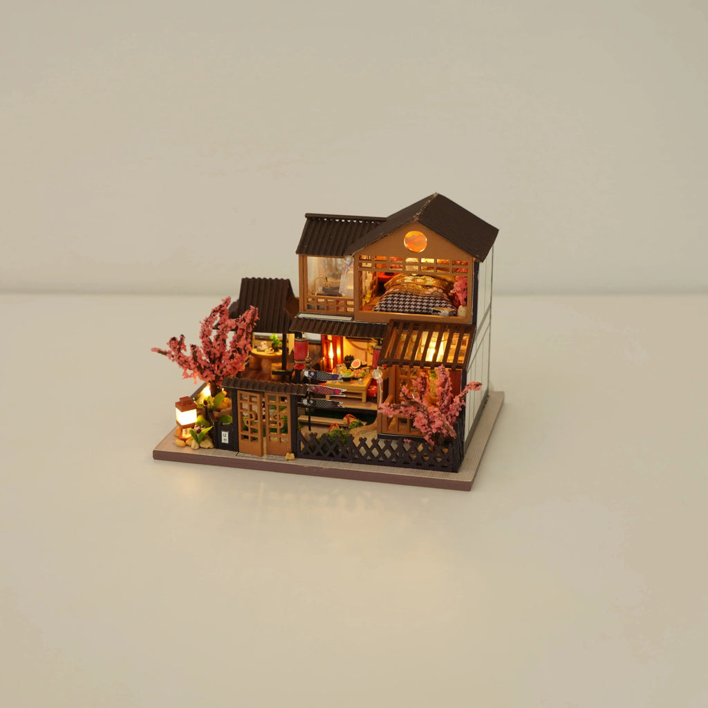 Sakura Lantern House